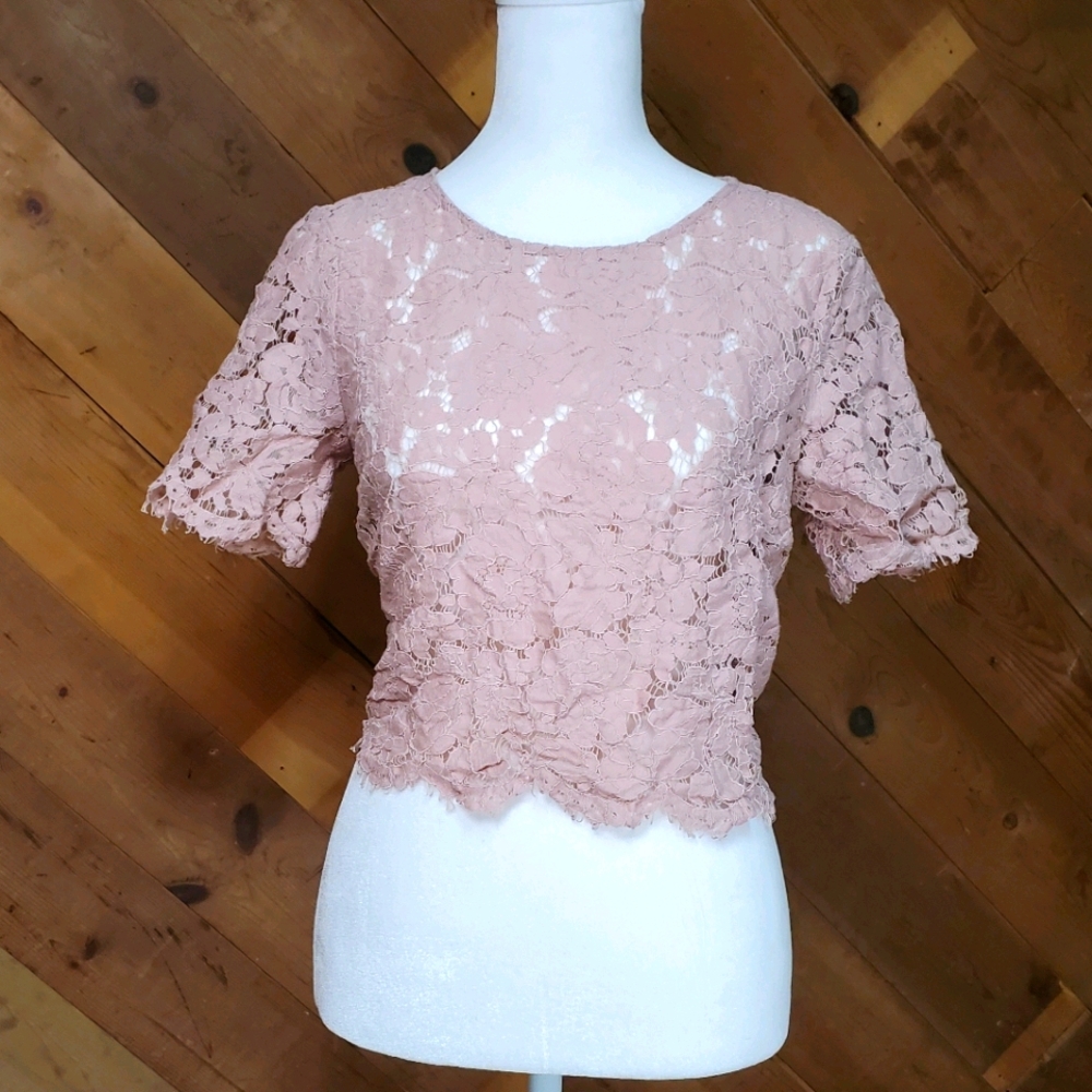 Forever 21 Cropped Lace Unlined Shirt